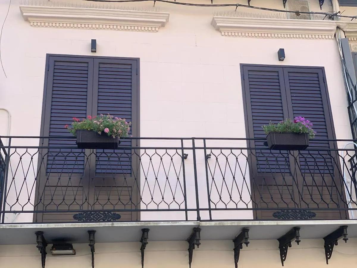 Suites Central Station Palermo 2*,  Italy