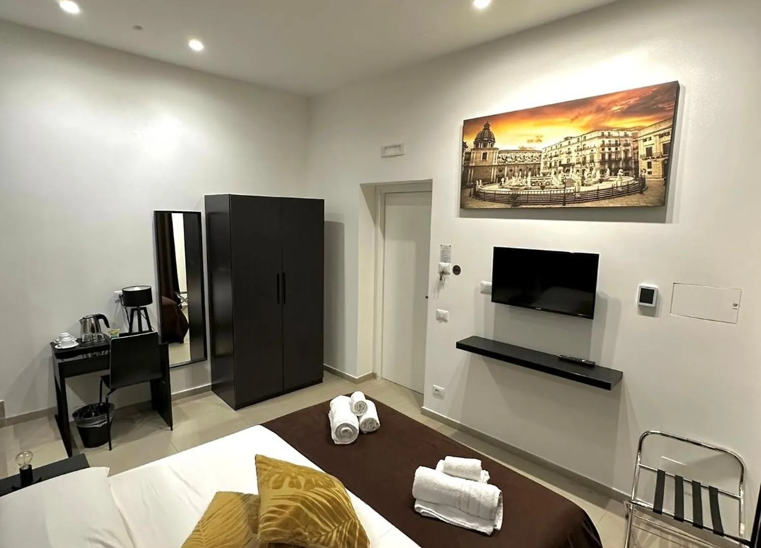 Suites Central Station Palermo 2*,  Italy